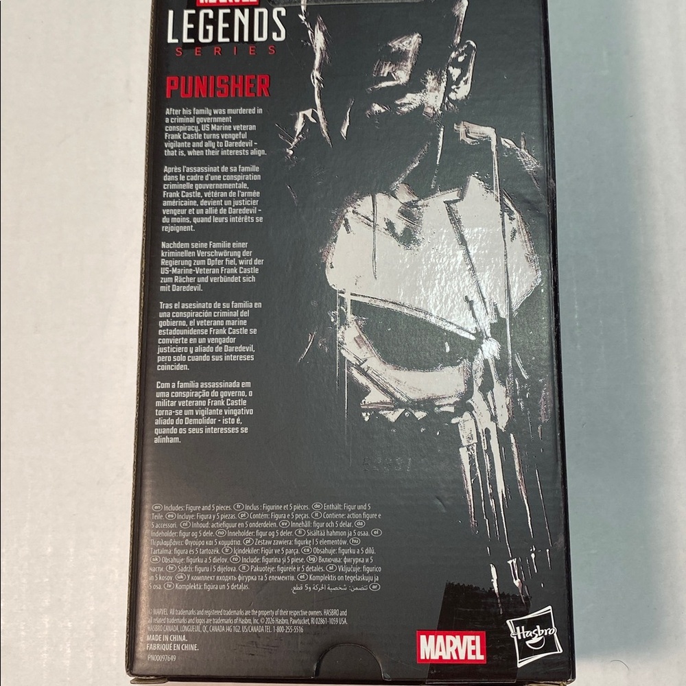 Marvel Legends Punisher in Black and Gray - Picture 2 of 5